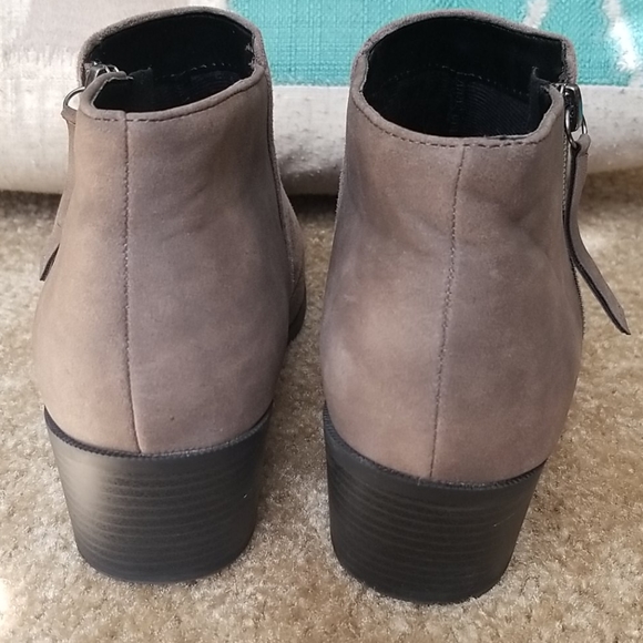 Grey Low Cut Boots - Picture 4 of 5